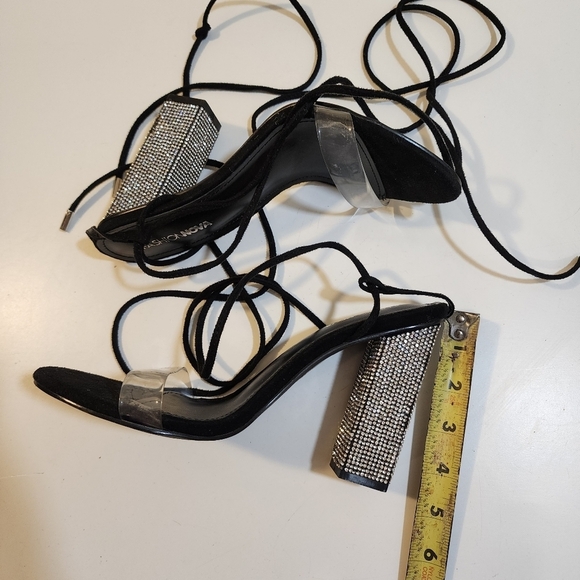 FASHION NOVA Black Strappy Studded Heels Sandals size 8 - Picture 7 of 11